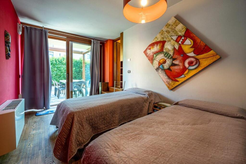 Villa Iris -Pet Friendly Stay - Garden - Private Parking- Bike Friendly Holiday House Colico Buitenkant foto