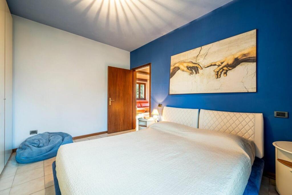 Villa Iris -Pet Friendly Stay - Garden - Private Parking- Bike Friendly Holiday House Colico Buitenkant foto