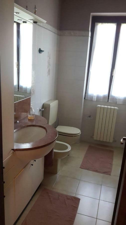 Villa Iris -Pet Friendly Stay - Garden - Private Parking- Bike Friendly Holiday House Colico Buitenkant foto